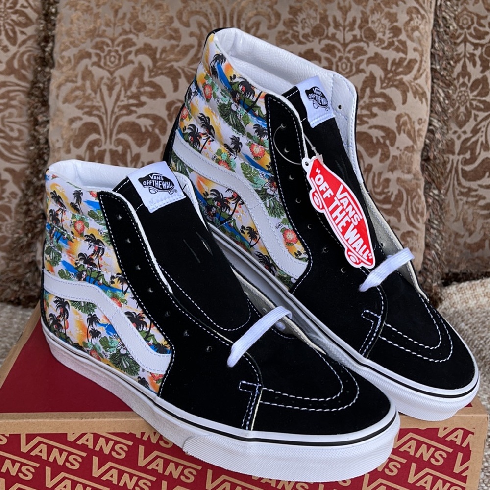 Vans Men’s Sk8-Hi ALOHA Black/True White Sneakers - Picture 5 of 16
